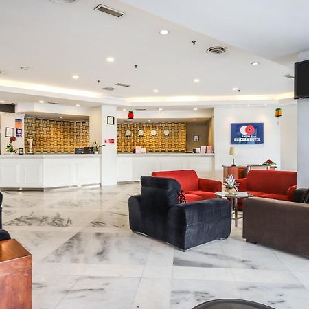 Oyo Capital O 89357 Unicorn Hotel Сери-Кембанган Экстерьер фото